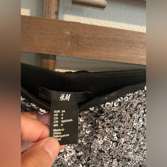 RARE H&M Sequin Trousers Pants Leggings Black and Silver Size 4 - Picture 3 of 4